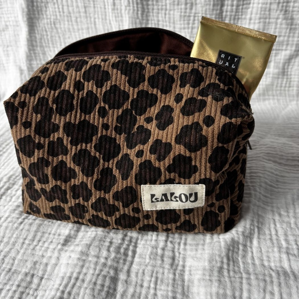 La Médium - Léo Marron